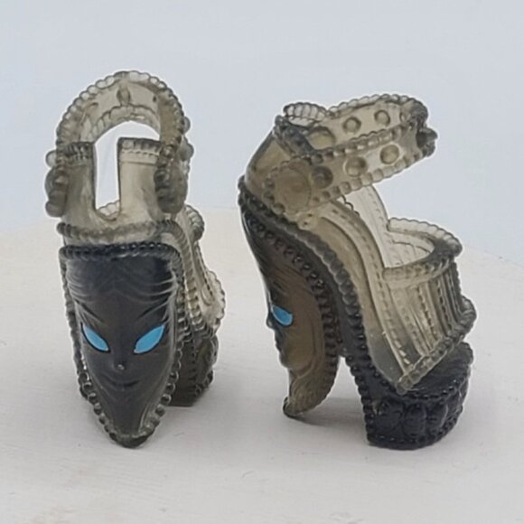 Monster High Kiyomi Haunterly Doll Shoes From Haunted Student Spirits Line - Picture 1 of 4